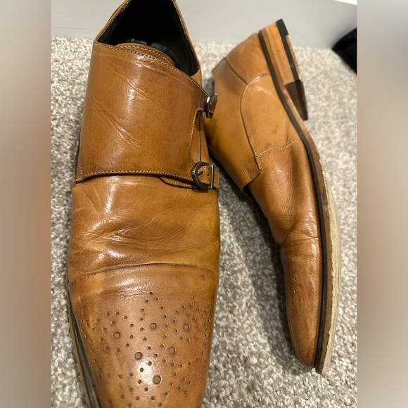 Daper and debonair Stacy Adams leather shoes. - Picture 6 of 8